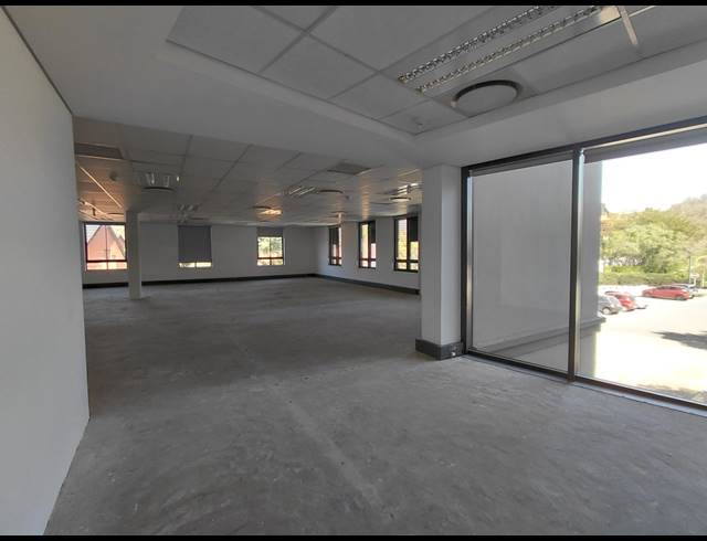 329M² OFFICE TO LET IN MAGALIESSIG